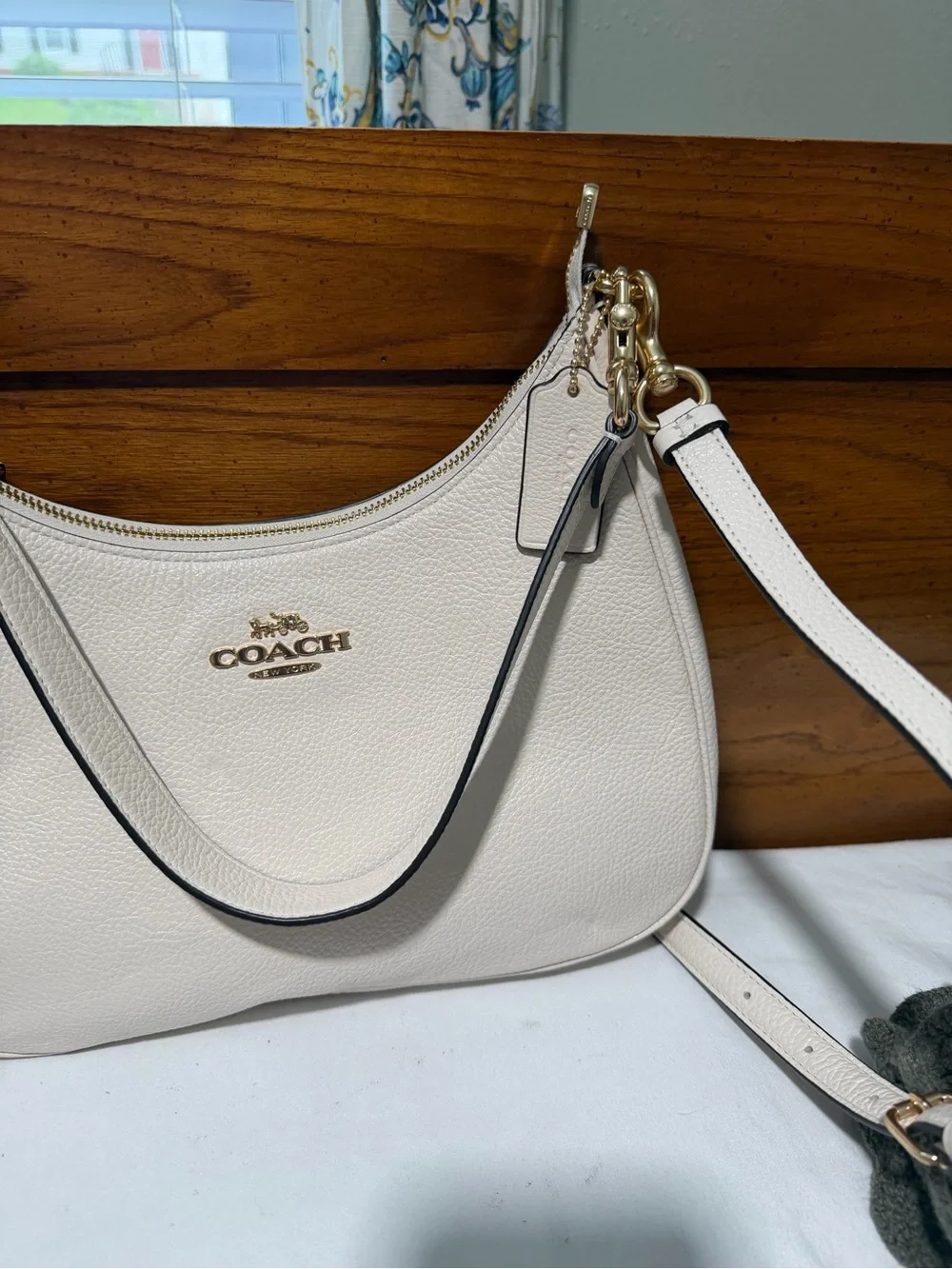 Coach Teri Hobo Bag In Signature Canvas CJ517/CV935/CAL52/CV940 long strap
